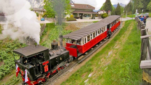 The steep section ends at Eben and the route then descends slightly to the lake. (Bild: Achenseebahn-Förderverein)