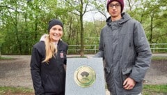 Heritage Plaque Enthüllung (mit Julia Mayer und Timon Theuer). (Bild: VCM/Leo HAGEN)