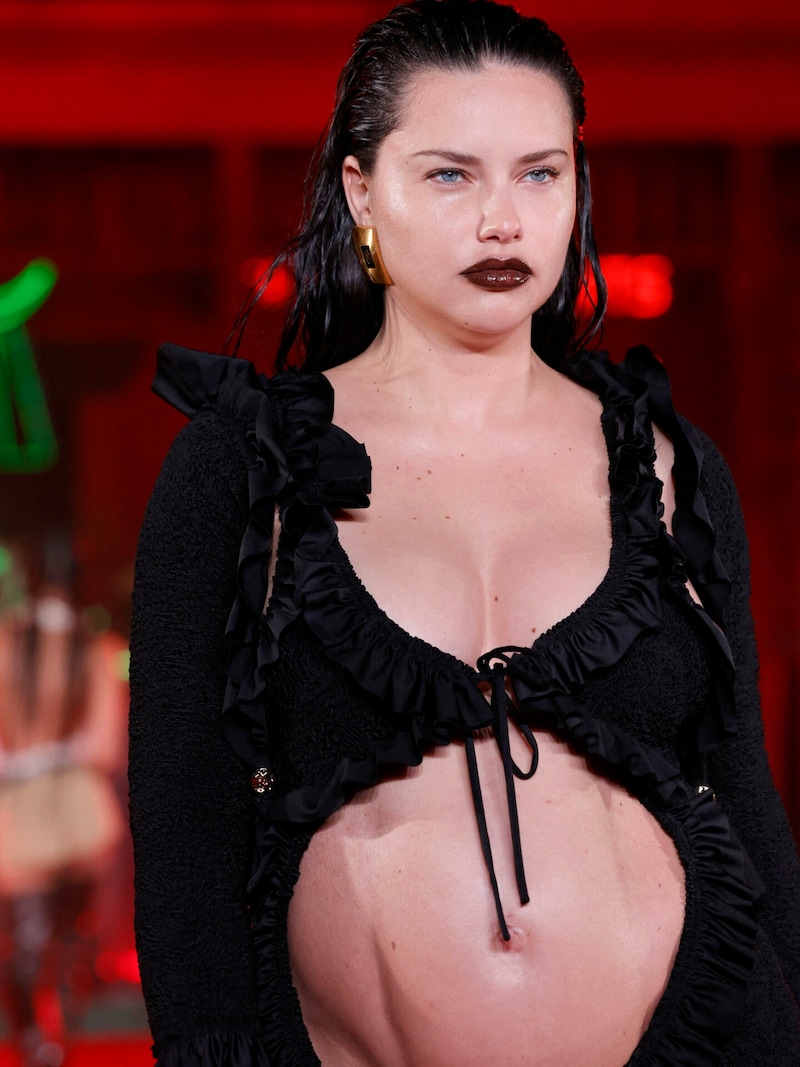 Adriana Lima bei der „Fortune City“-Runway-Show von Alexander Wang in Los Angeles (Bild: APA/Frazer Harrison/Getty Images/AFP)