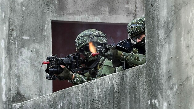 Taiwanesische Soldaten während einer Übung (Bild: APA/AFP/Sam Yeh)