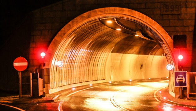 Der Schönbergtunnel wird nachts gesperrt. (Bild: Gerhard Schiel)