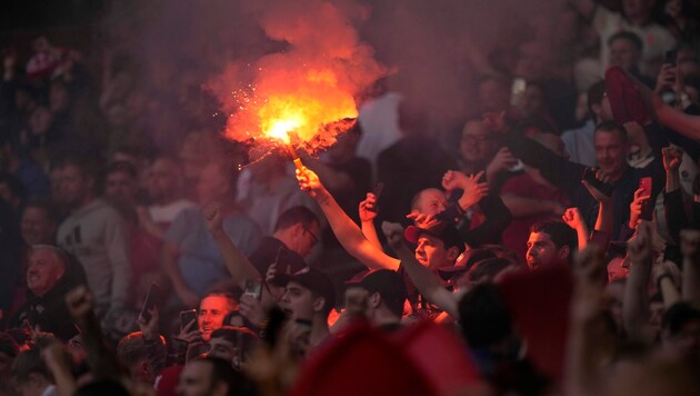 Fans des FC Liverpool (Bild: AP)