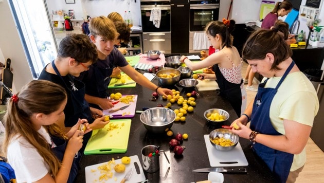 Chefs experimentados esperan transmitir sus consejos y trucos a los niños en el campamento de verano de cocina.  (Imagen: www.martinsteiger.at)
