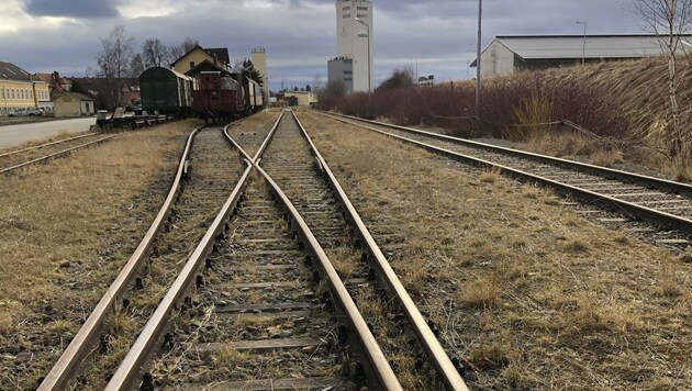 Die Fahrt mit dem Zug und dem Rad soll auf den Gleisen möglich sein. (Bild: Monika Veit-Öller)