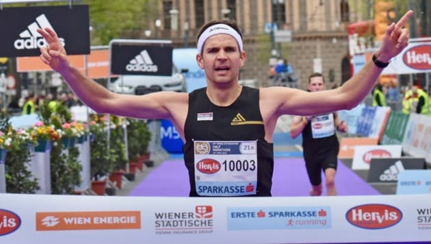 Ganador de medio maratón Mario Bauernfein (Imagen: Olaf Brockmann)