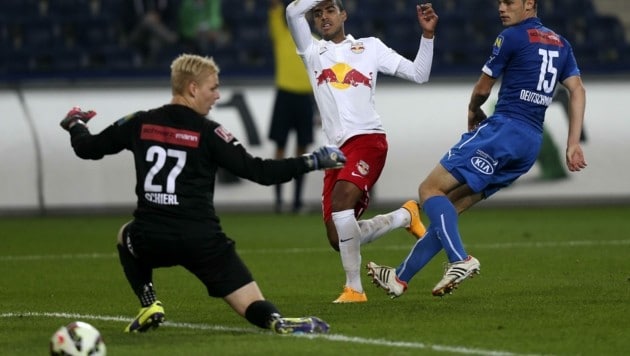 Hatte 2014/15 für Wr. Neustadt schon vier Bundesliga-Einsätze: Salzburgs Lustenau-Goalie Domenik Schierl (li.). (Bild: ANDREAS TRÖSTER)