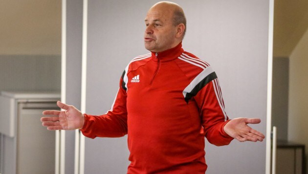 Ex-FIFA-Referee Konrad Plautz ist in Österreich der Sprecher der VAR-Gruppe. (Bild: GEPA pictures)