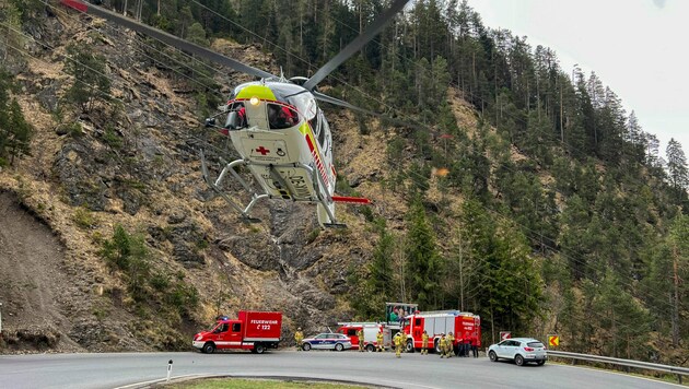 Der Verletzte wurde mit dem Hubschrauber geborgen (Bild: Zeitungsfoto.at/Team)
