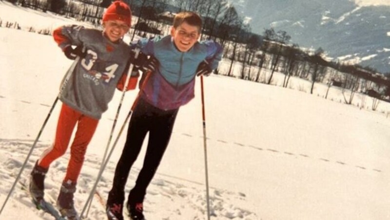 Julian (li.) und Tobias Eberhard lernten am Ritzensee in Saalfelden das Langlaufen. (Bild: Eberhard)