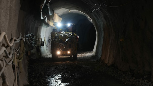 Der Ausbruch für den Erkundungsstollen Altstadt wurde im April abgeschlossen. Die Gesamtkosten für das Großprojekt klettern immer weiter nach oben. (Bild: Medienzoo / Land Vorarlberg)