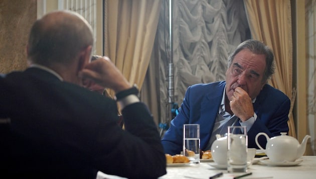 US-Regisseur Oliver Stone interviewte Wladimir Putin in Moskau (Bild: APA/Photo by Alexey DRUZHININ/SPUTNIK/AFP)