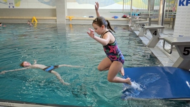 Schwimmkurse sorgen für einen ungetrübten Badespaß. (Bild: WOLFGANG MAYER)