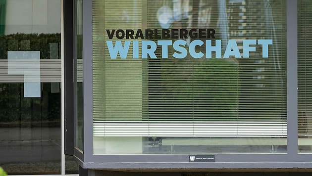 Die Außenansicht der Zentrale des Vorarlberger Wirtschaftsbundes in Feldkirch (Bild: APA/Dietmar Stiplovsek)