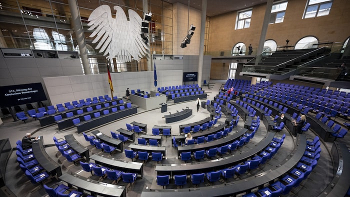 The CDU/CSU and SPD want to play it safe and are therefore putting the financial package and the relaxation of the debt rules to a vote in the old Bundestag.