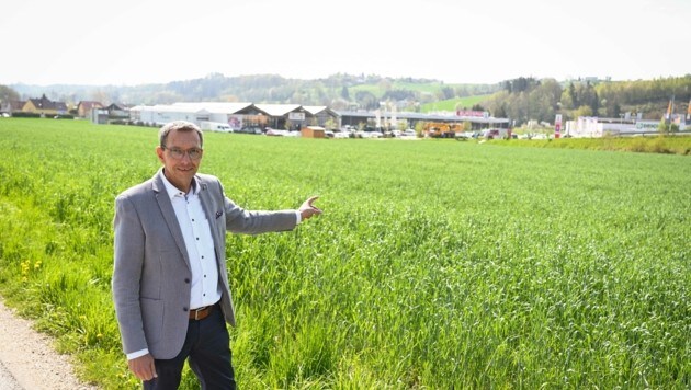 Bürgermeister Klaus Höllerl hofft weiterhin auf grünes Licht für eine Erweiterung des Handelsparks. (Bild: Wenzel Markus)
