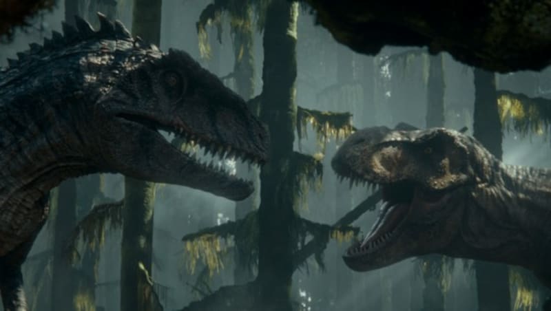 Giganotosaurus trifft auf T. Rex. (Bild: © 2022 Universal Studios and Amblin Entertainment. All Rights Reserved.)