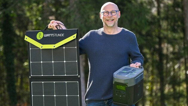 Faltbare Solarpaneele und ein Magnet-Regal für Gläser und Gewürzbehälter sind bei Hubert Appl gesetzt. (Bild: Markus Wenzel)