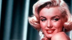 Marilyn Monroe soll laut einem Enthüllungsbuch bereits 1956 fast an einer Drogenüberdosis gestorben sein. (Bild: Ronald Grant Archive / Mary Evans / picturedesk.com)