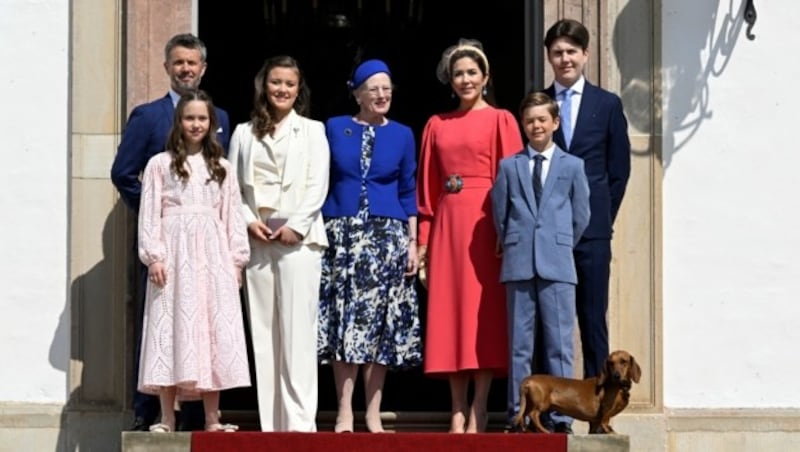 Die dänische Königsfamilie feiert die Konfirmation von Prinzessin Isabella. (Bild: APA/Photo by Philip Davali/Ritzau Scanpix/AFP)