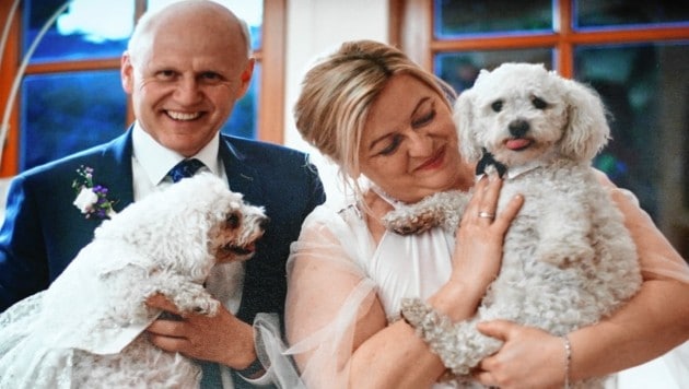 Ihre große Liebe hat Alena Seidl am 8. März geheiratet, natürlich waren auch die tierischen Familienmitglieder bei der Trauung dabei. Ihr Herz gehört allen, die schutz- und hilflos sind. (Bild: zVg)