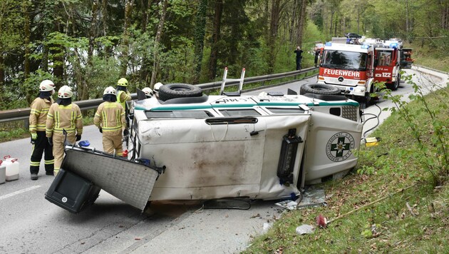 Verkehrsunfall mit Bergrettungsfahrzeug in Kramsach (Bild: zoom.tirol)