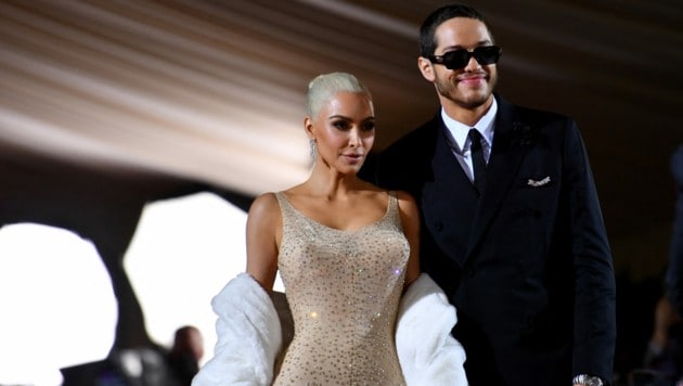 Kim Kardashian und Pete Davidson kamen gemeinsam zur Met Gala nach New York. (Bild: AFP)
