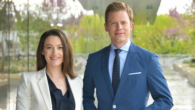 Tobias Pötzelsberger und Julia Schmuck führen die ORF-„Sommergespräche“ 2022. (Bild: ORF)