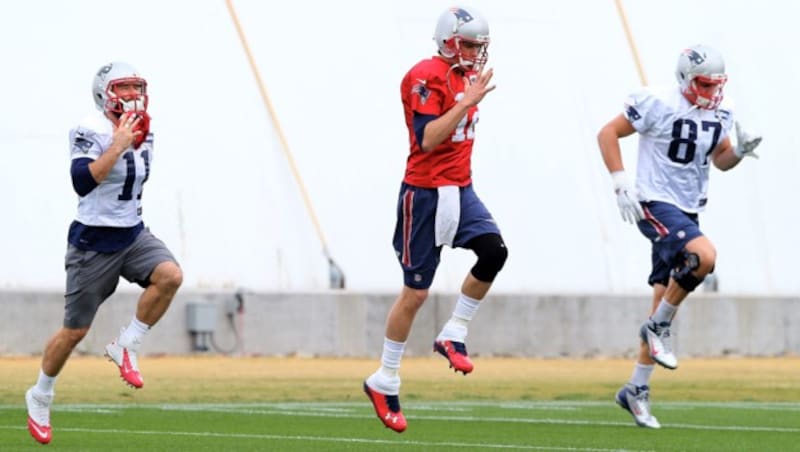 Julian Edelman (li), Tom Brady (mi.), Rob Gronkowski (re.) (Bild: Getty Images)