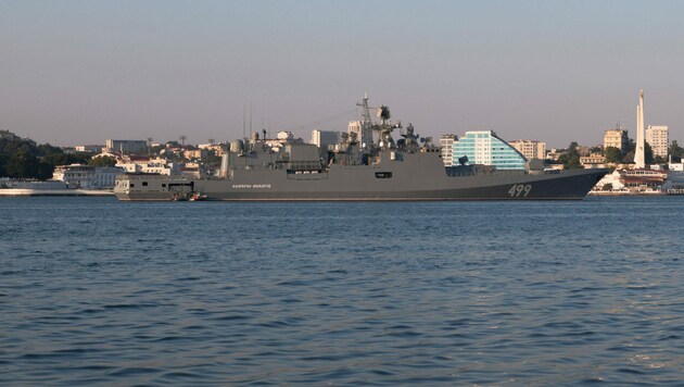 Die rund 125 Meter lange Marinefregatte Admiral Makarow (Bild: stock.adobe.com/muhor)