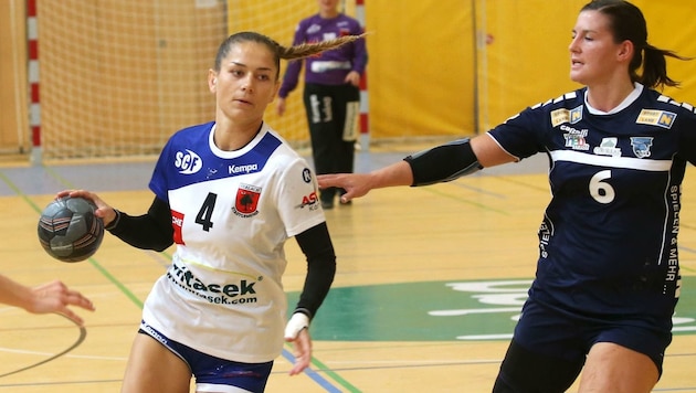 Luisa Senitza (li.) führt Ferlachs Handballerinnen heute als Kapitänin aufs Feld. (Bild: Kuess)