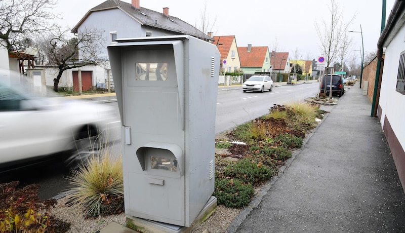 Many municipalities have called for speed limits and radar boxes, but implementation is still lagging behind. (Bild: Huber Patrick)