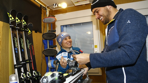 Servicemann Berhnard Arnitz kümmterte sich fast zehn Jahre lang um Nicole Schmidhofers Skier. Jetzt wechselt er zu Marcel Hirschers „Van Deer“-Skischmiede. (Bild: Kronen Zeitung/Andreas Tröster)