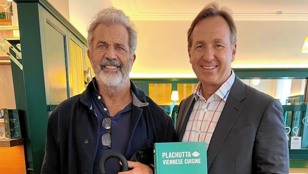 Mel Gibson mit Top-Gastronom Mario Plachutta in Wien (Bild: Plachutta/zVg)