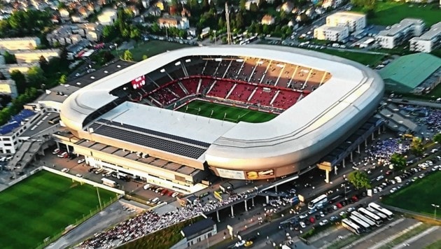 Einst die „Hypo Group Arena“, dann das Wörthersee-Stadion, nun bald die „28 BLACK-Arena“ (Bild: Infocopter)
