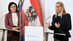 Elisabeth Köstinger und Margarete Schramböck (Bild: APA/Helmut Fohringer)