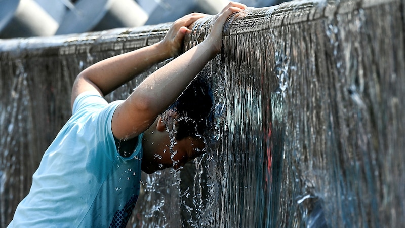 Heatwaves are becoming more frequent and longer. (Bild: APA/AFP/Kirill KUDRYAVTSEV)