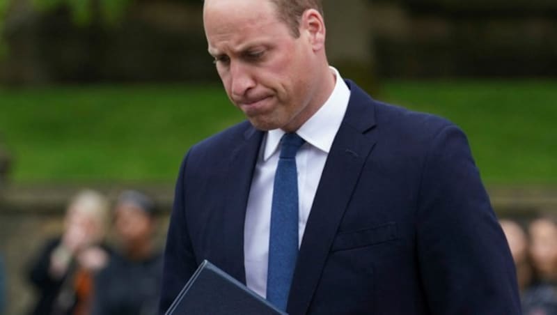 Prinz William nahm der Termin in Manchester sichtlich mit. (Bild: AFP)