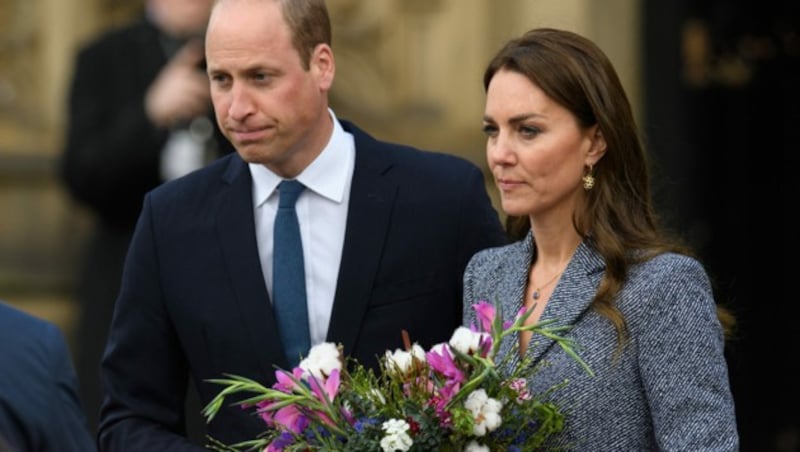 Prinz William und Herzogin Kate besuchten die Gedenkstätte für die Opfer des Terroranschlages von 2017 in Manchester. (Bild: AFP )