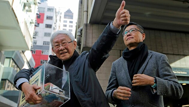 Kardinal Joseph Zen (li.) tritt gilt als eines der Aushängeschilder der Demokratiebewegung in Hongkong. (Bild: AP)