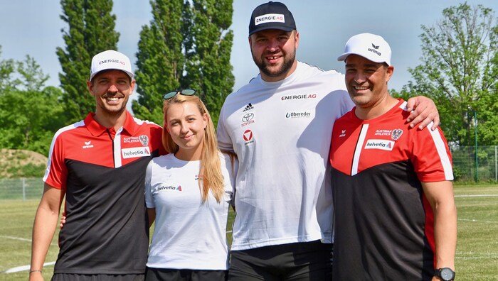 Das Top-Team: Biomechaniker Bernhard Rauscher, Masseuse Patricia Hana, Lukas Weißhaidinger und ...