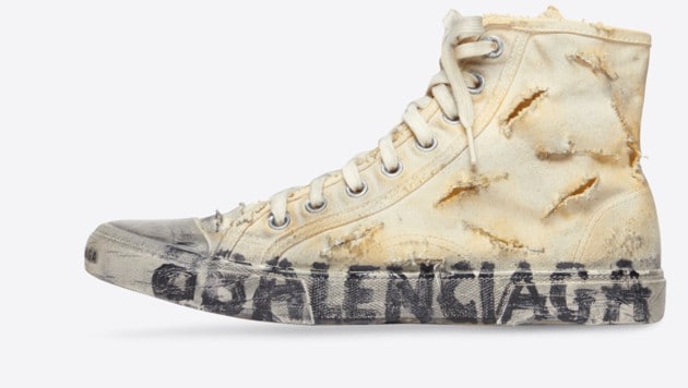 Die „Paris Sneaker“ der Marke Balenciaga sind streng limitiert und kosten 1450 Euro. (Bild: Screenshot Balenciaga)