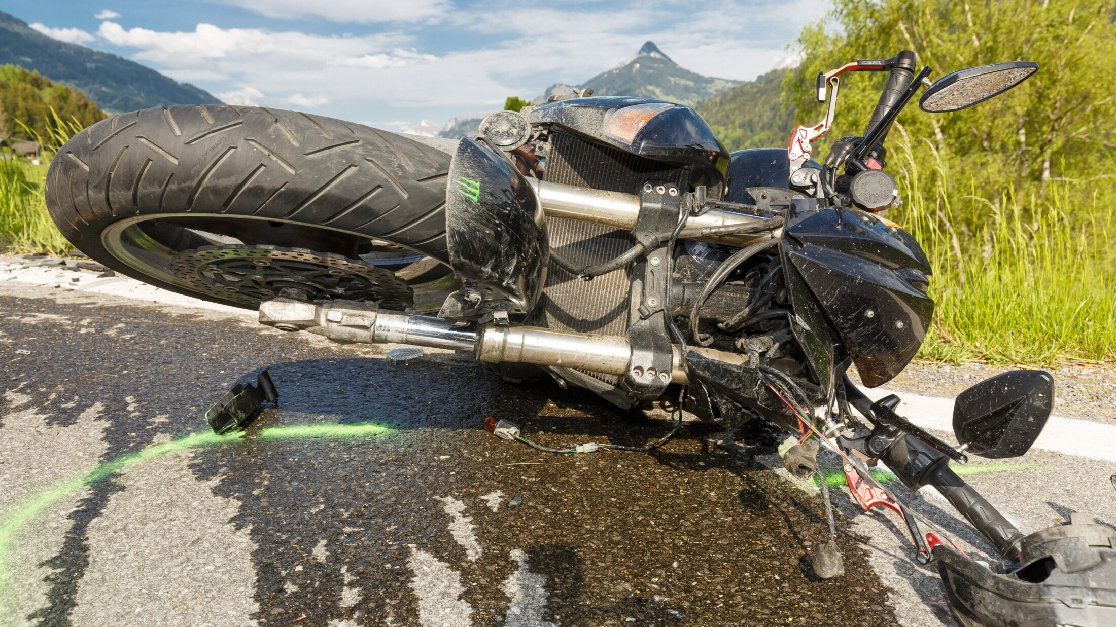 Hubschrauberbergung - Motorradfahrer (47) Kollidiert Frontal Mit Pkw ...