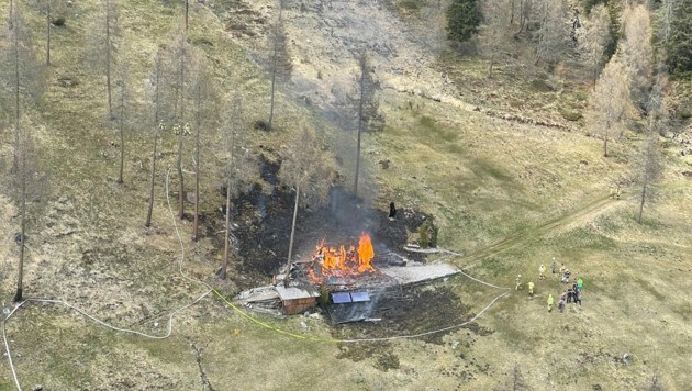 Die Almhütte brannte völlig nieder. (Bild: zoom.tirol)