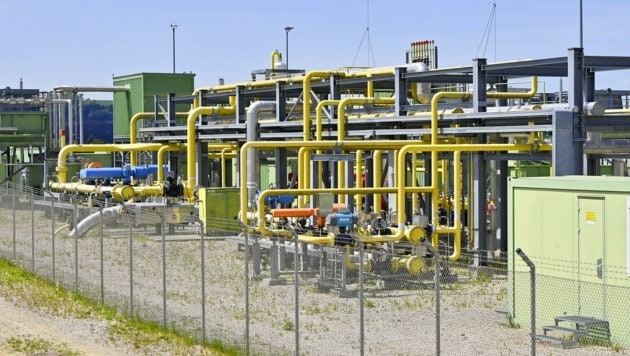 Un tercio de las instalaciones sobre el suelo pertenecen a la empresa austriaca RAG Austria y un tercio a cada una de dos filiales del gigante ruso del gas natural Gazprom.  (Imagen: Manfred Fesl)