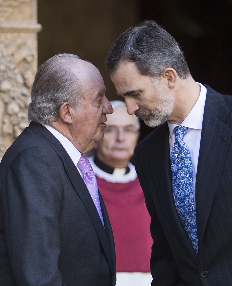 April 2018: König Felipe VI. von Spanien (re.) und sein Juan Carlos I. (Bild: AFP)