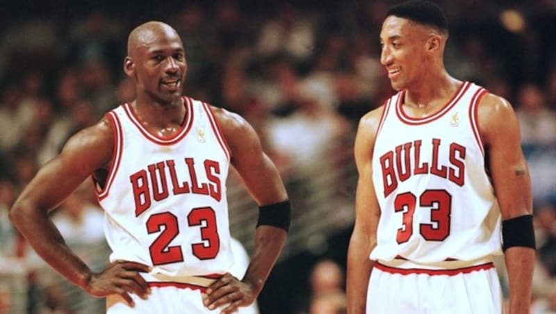 Michael Jordan (L) und Scottie Pippen (R) (Bild: AFP)