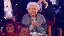 Königin Elizabeth vergnügt bei der Horse Show (Bild: HENRY NICHOLLS / REUTERS / picturedesk.com)