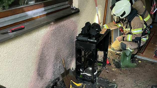 Blitz schlug in Haus und Baum ein: Berufsfeuerwehr und FF Hauptwache im Einsatz (Bild: Berufsfeuerwehr Germ)