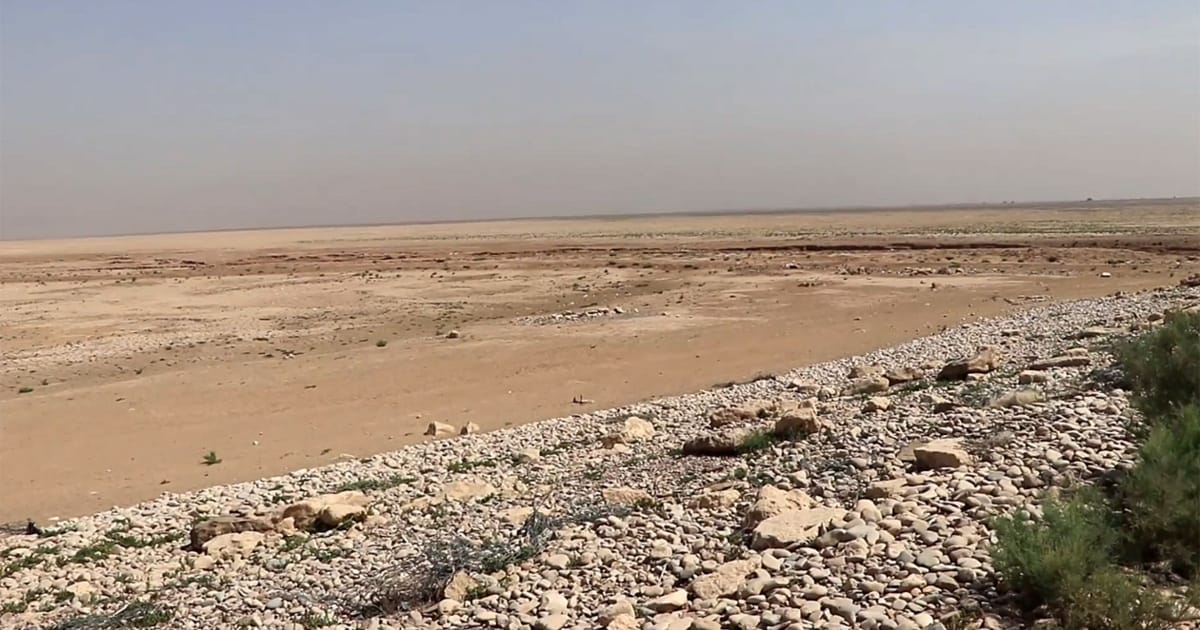 Desertification Hazard – Huge reservoir in Iraq practically dried up ...