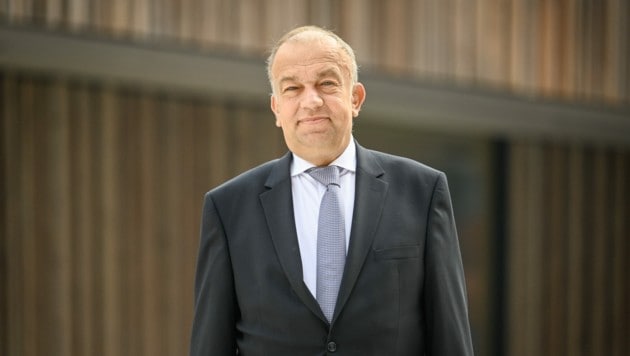 Meinhard Lukas, aktuell noch Rektor der JKU Linz, hat sich für den Posten des Gründungspräsidenten beworben. (Bild: Alexander Schwarzl)
